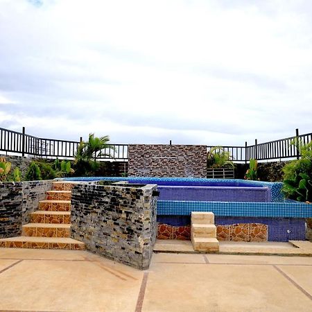 Suites La Roca By R&T แคนคูน ภายนอก รูปภาพ