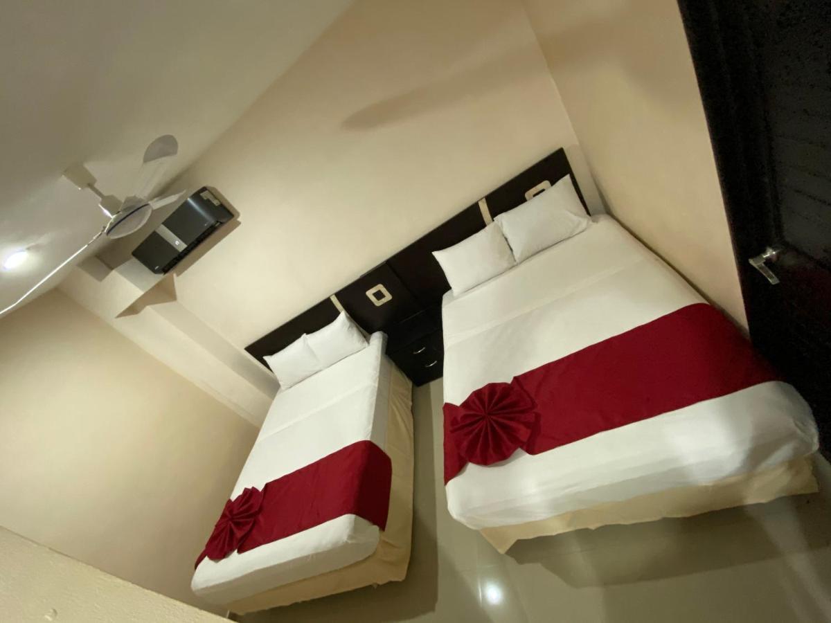 Suites La Roca By R&T แคนคูน ภายนอก รูปภาพ