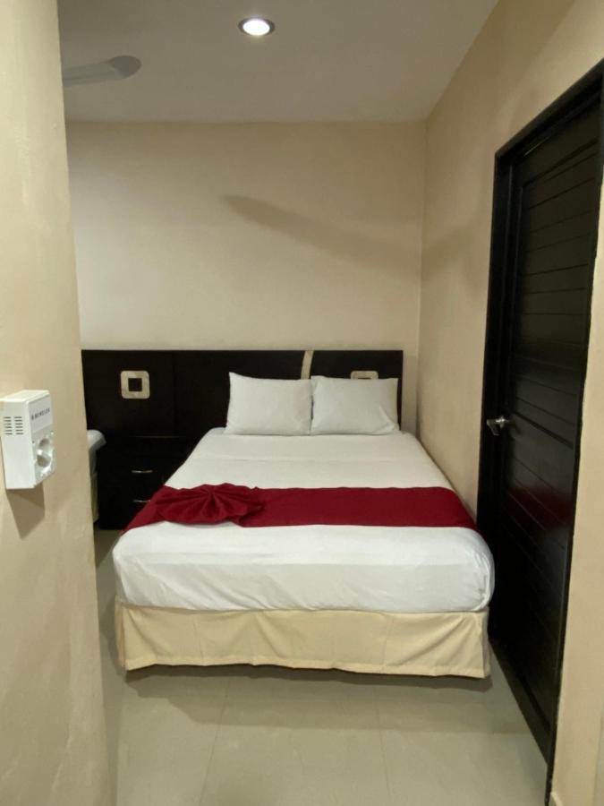 Suites La Roca By R&T แคนคูน ภายนอก รูปภาพ