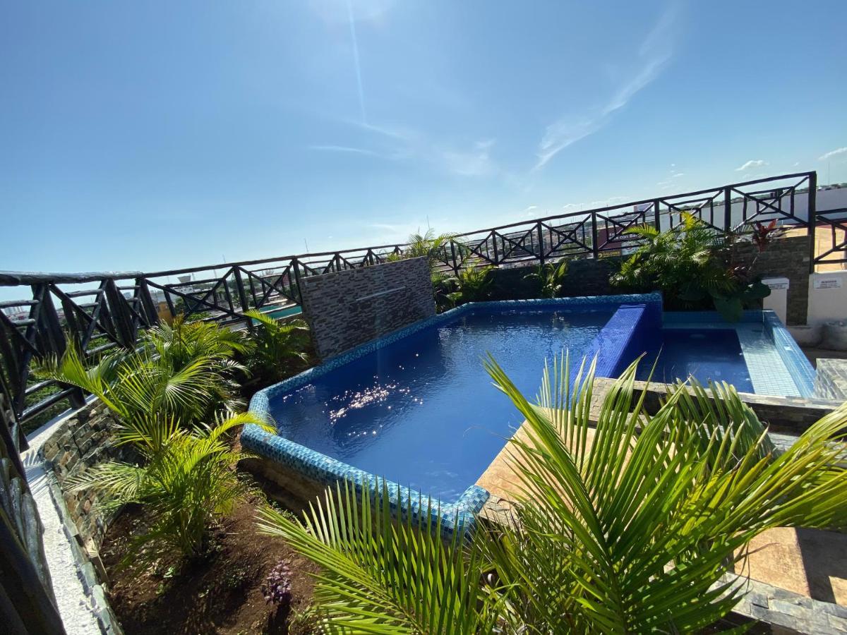 Suites La Roca By R&T แคนคูน ภายนอก รูปภาพ