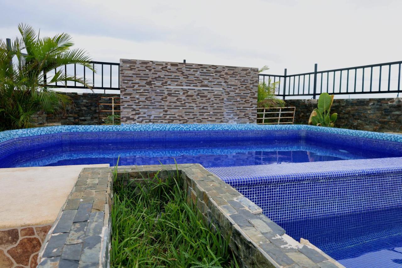 Suites La Roca By R&T แคนคูน ภายนอก รูปภาพ