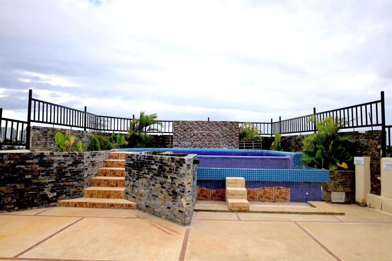 Suites La Roca By R&T แคนคูน ภายนอก รูปภาพ