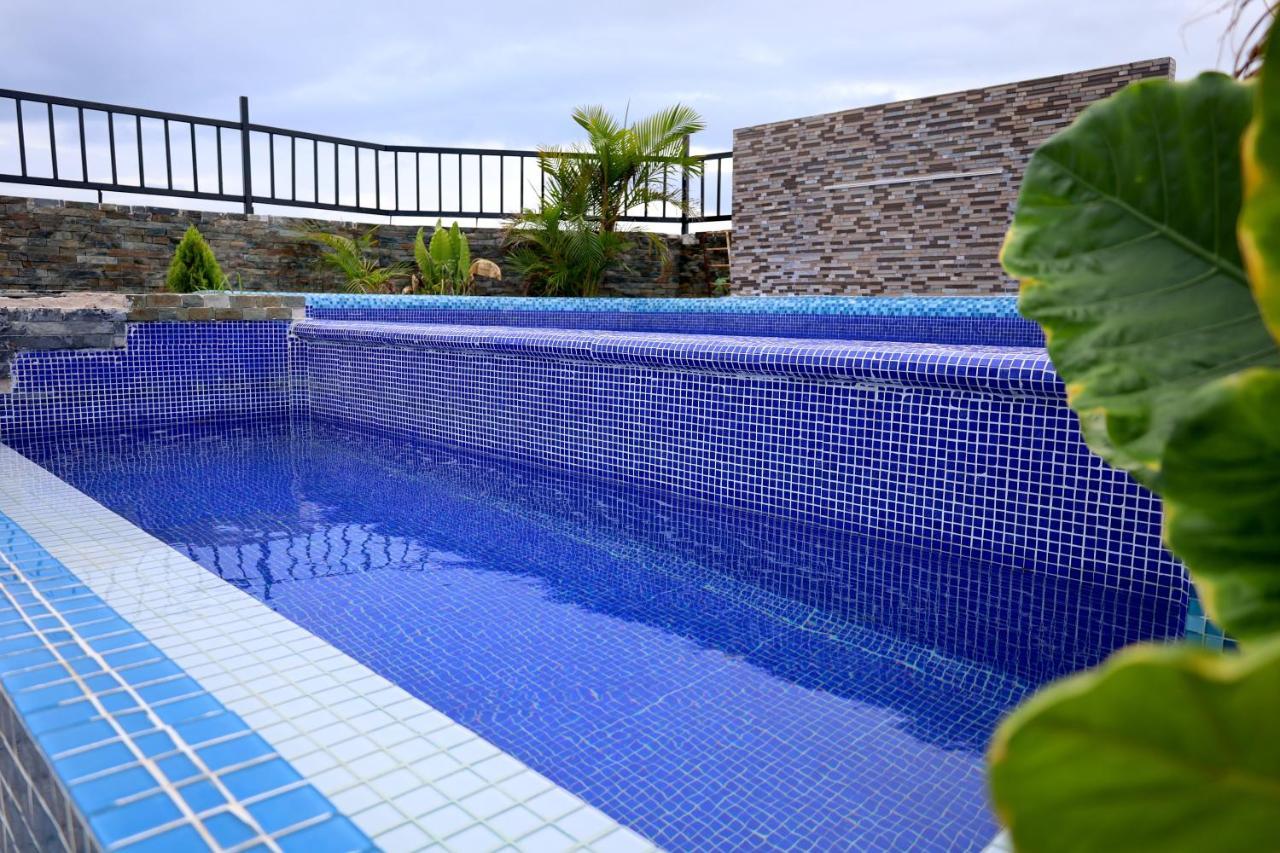 Suites La Roca By R&T แคนคูน ภายนอก รูปภาพ