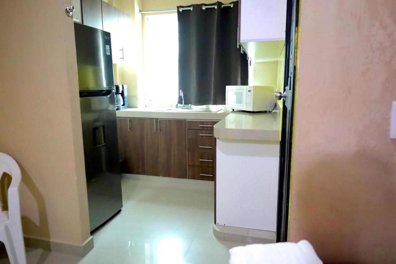 Suites La Roca By R&T แคนคูน ภายนอก รูปภาพ