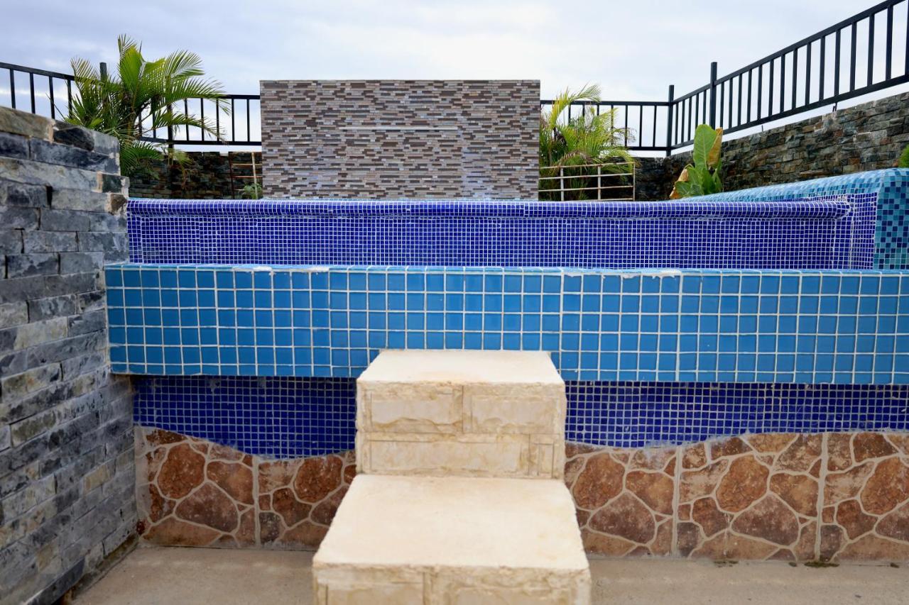Suites La Roca By R&T แคนคูน ภายนอก รูปภาพ